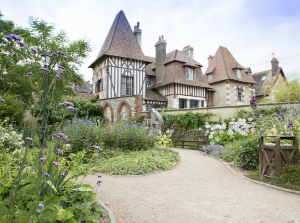 Cosy Appartement Dans Une Villa Avec Piscine, Proche Du Centre Et De La Mer Cabourg Luaran gambar